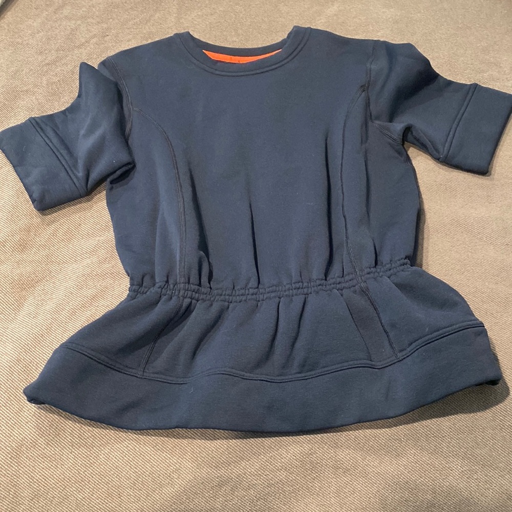 Lululemon size 6 women’s peplum shirt sleeved navy sweatshirt
